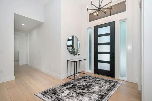 Unique Loom Sofia Collection Area Rug - Salle Garnier (5' 3" x 8' Rectangle, Black/ Ivory) in Modern White Entryway