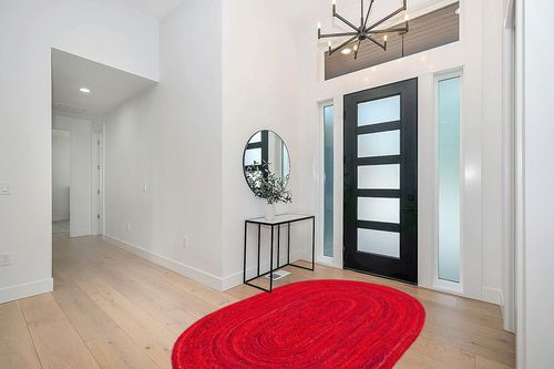 Safavieh Braided Collection Area Rug - 5' x 8' Oval, Red, Handmade Country Farmhouse Reversible Cotton, Ideal for High Traffic Areas in Living Room, Bedroom (BRD452Q) in Modern White Entryway