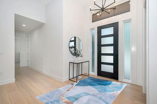 SAFAVIEH Tacoma Collection Area Rug - 5' x 8', Blue & Gold, Mid-Century Modern Design, Non-Shedding & Easy Care, Machine Washable Ideal for High Traffic Areas in Living Room, Bedroom (TAC836M) in Modern White Entryway