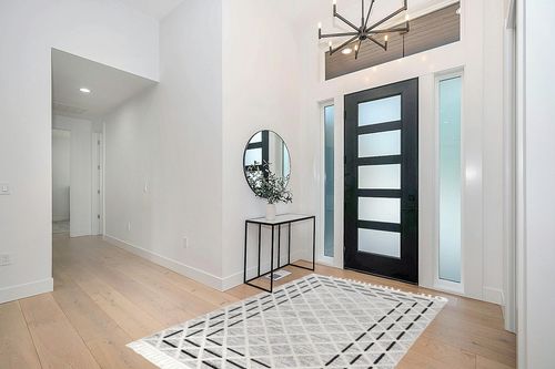 Rugs USA x Arvin Olano Ventana Crosshatch Textured Area Rug, 5' 3" x 7' 6", Light Grey in Modern White Entryway