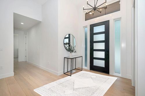Safavieh Fontana Shag Collection Area Rug - 5'3" x 7'6", Ivory & Grey, Modern Design, Non-Shedding & Easy Care, 2-inch Thick Ideal for High Traffic Areas in Living Room, Bedroom (FNT827A) in Modern White Entryway