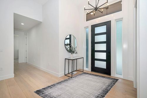 SAFAVIEH Skyler Collection Area Rug - 5'1" x 7'6", Ivory Grey & Black, Modern Design, Ideal for High Traffic Areas in Living Room, Bedroom, Dining (SKY113A-5) in Modern White Entryway