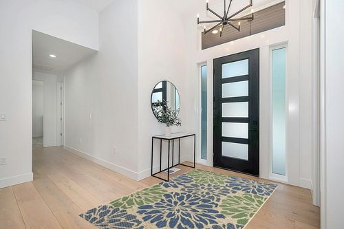 JONATHAN Y SMB110B-5 Zinnia Modern Floral Textured Weave Indoor Outdoor Area-Rug Bohemian Coastal Easy-Cleaning Bedroom Kitchen Backyard Patio Non Shedding, 5 X 8, Navy/Green in Modern White Entryway