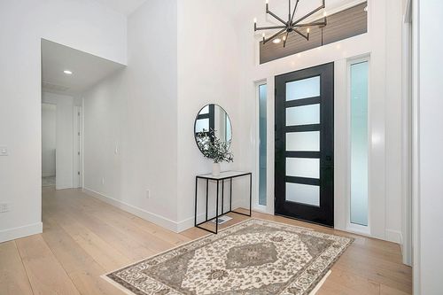 Superior Indoor Area Rug, Jute Backed, Traditional Oriental Medallion, Perfect for Hallway, Entryway, Living Room, Bedroom, Office, Kitchen, Glendale Collection, 5' x 8', Green in Modern White Entryway