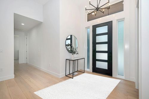 nuLOOM Marleen Contemporary Shag Area Rug, 5x8, Off White in Modern White Entryway