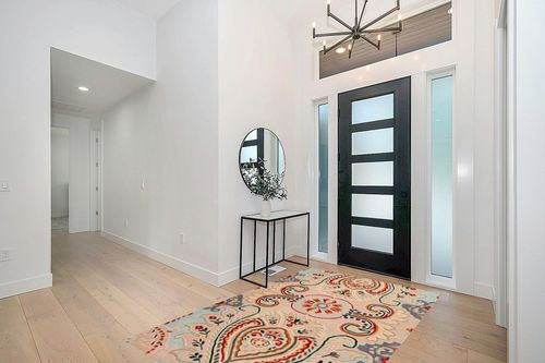 SAFAVIEH Bella Collection Area Rug - 5' x 8', Beige & Blue, Handmade Boho Wool, Ideal for High Traffic Areas in Living Room, Bedroom (BEL118B) in Modern White Entryway