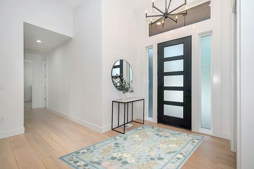 Loloi Rifle Paper Co. x Cotswolds Sky 5'-0" x 7'-6" Area Rug in Modern White Entryway
