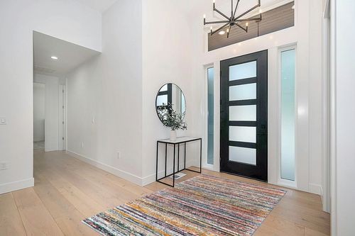 Unique Loom Gemstone Collection Area Rug - Topaz (5' 3" x 7' 9" Rectangle, Multi/ Blue) in Modern White Entryway