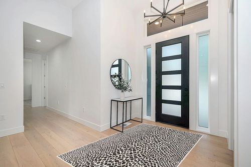 Unique Loom Outdoor Collection Area Rug - Cape Town (5' 3' x 8' Rectangle, Black/ Ivory) in Modern White Entryway
