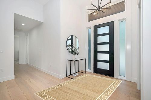 Erin Gates Orchard Border 5' x 8' Area Rugs with Natural ORCHAORC-1NAT5080 in Modern White Entryway