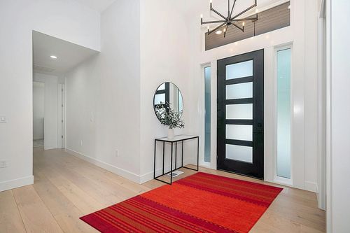 SAFAVIEH Montauk Collection Area Rug - 5' x 8', Orange & Red, Handmade Flat Weave Cotton, Ideal for High Traffic Areas in Living Room, Bedroom (MTK215A) in Modern White Entryway