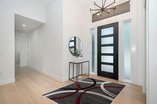 Rugshop Modern Wavy Circles Design Area Rug 5' 3" x 7' 3" Red in Modern White Entryway