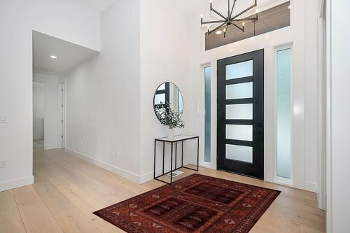 LUXE WEAVERS Bohemian Tribal 2093 Red 5x7 Area Rug, Geometric Non-Shedding Living Room Carpet in Modern White Entryway