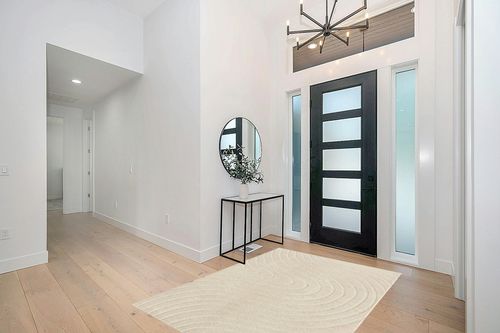 LUXE WEAVERS Modern Geometric Wave Cream 5x7 Area Rug in Modern White Entryway