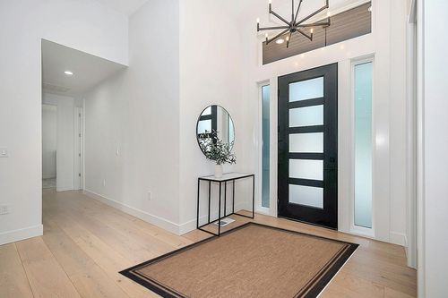 Gertmenian Indoor Outdoor Area Rug, Classic Flatweave, Washable, Stain & UV Resistant Carpet, Deck, Patio, Poolside & Mudroom, 5x7 Ft Standard, Simple Border, Black Tan, 21490 in Modern White Entryway
