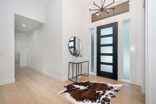 rodeo Genuine Cowhide Rug Large Real Cow Hide Western decortion Cow Rug for Bedroom Living Room Natrual Cow Print Rug for Western Wall Decor Texas Rug 5x7 Feet(150cmx 210cm) TC5X7 in Modern White Entryway