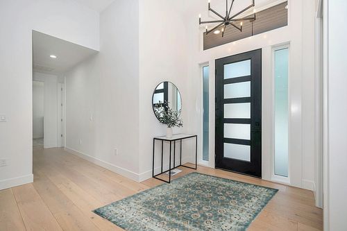 LUXE WEAVERS Bohemian Floral Blue 5x7 Area Rug, Non-Shedding Vintage Living Room Carpet in Modern White Entryway
