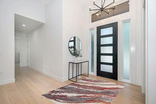 LUXE WEAVERS Lagos Collection 7983 Red 5x7 Art Deco Geometric Area Rug in Modern White Entryway