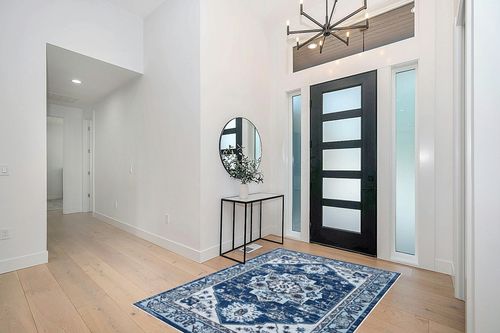 COZYLOOM Area Rug 5x7 Washable Rug Medallion Floor Cover Vintage Floral Distressed Rug Soft Tribal Indoor Carpet Non-Slip Low Pile Thin Rug Oriental Throw Carpet Foldable Rug Navy/White in Modern White Entryway