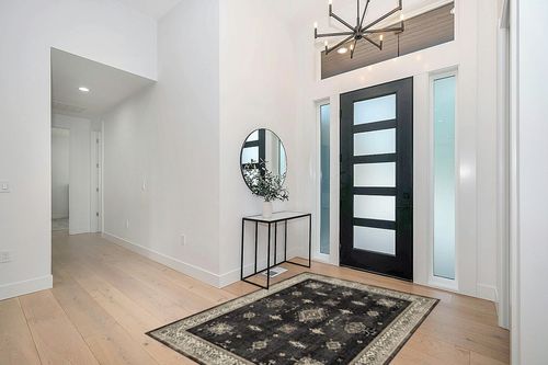 RUGGABLE – Verena Dark Wood – Machine Washable Area Rug – Pet & Child Friendly – Stain & Water Resistant – Non-Slip – 5'x7' in Modern White Entryway
