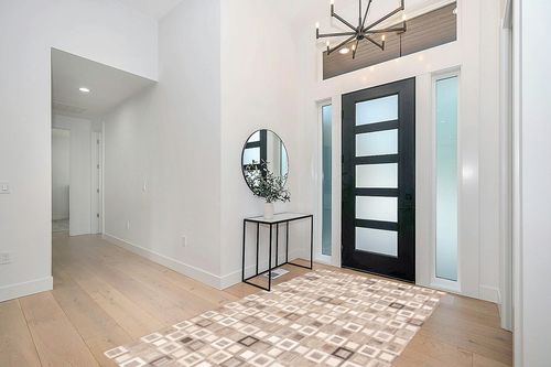 eCarpet Gallery Hand-Knotted | Area Rug for Living Room, Bedroom | Cowhide Patchwork Accent Grey Rug 5'4" x 8'6" | 350262 in Modern White Entryway