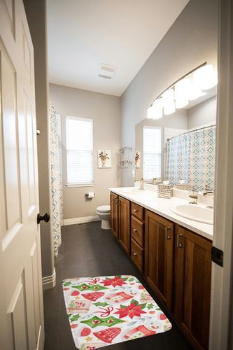 Red Christmas Poinsettia Flower Bathroom Rugs Non Slip Gift Tree Bath Mat Washable Bath Rugs Absorbent Quick Dry Soft Thick Carpet for Bathroom Floor Tub Shower Kitchen 20"x32" in Wooden and Grey Bathroom