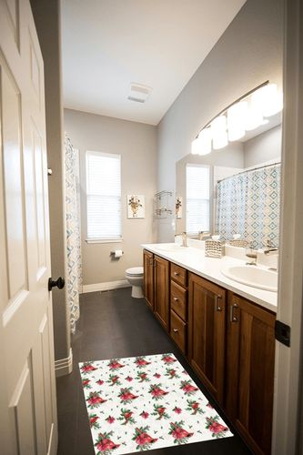 Area Rug, Poinsettia Cardinals Christmas Rug, 2x3 Feet Rugs for Living Room Bedroom Kids Room Kids Room Nursery Classroom, Non-Slip Comrft Carpet Washable Rug in Wooden and Grey Bathroom