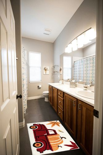 FOFARY Fall Bathroom Rug Orange Bath Mats Non Slip Funny Bathroom Decor Truck Pumpkin Autumn Maple Leaves Washable Bath Mats for Bathroom Entryway Shower 20"x32" in Wooden and Grey Bathroom