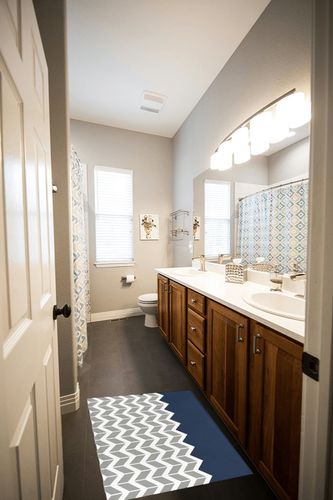 Nautical Navy Blue Plush Shag Bath Rugs Zig Zag Stripe Soft Fluffy Floor Doormat Carpet,Non-Slip Door Mats for Living Room Bedroom Kitchen Entryway Grey White Chevron in Wooden and Grey Bathroom