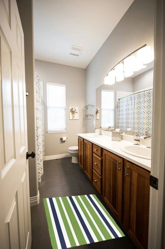 Chaven Home Modern Fluffy Shag Bath Mat Geometric Green Navy Blue White Color Art Area Rugs Warm Soft Plush Shaggy Floor Door Mats for Bathroom/Bedroom/Living Room/Entry Way Decor Horizontal Stripes in Wooden and Grey Bathroom