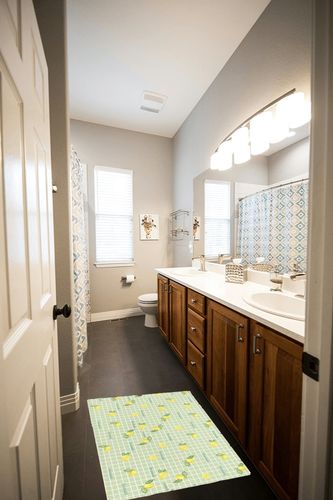 Summer Plush Shag Bath Rugs Yellow Lemons Fruits Green Leaf Soft Fluffy Floor Doormat Carpet,Non-Slip Door Mats for Living Room Bedroom Kitchen Entryway White Line Geometric Plaid in Wooden and Grey Bathroom