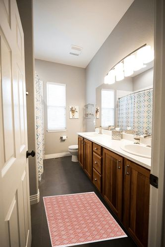 THE BEER VALLEY Diamond Woven Rug 2'x3' - Dusty Pink, Anti-Slip Farmhouse Accent Cotton Rugs for Entryway Kitchen Bedroom Bathroom - 24x36 Inches in Wooden and Grey Bathroom