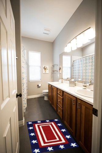 Liora Manne Frontporch Hand-Tufted Indoor/Outdoor Easy Care Area Rug-Traditional, Decorative, Novelty, Transitional, Patriotic Pendant Red 2' x 3' in Wooden and Grey Bathroom