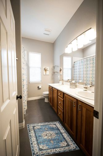 Lahome Oriental Floral Medallion Area Rug - 2x3 Blue Distressed Small Entryway Rug Printed Doormat Vintage Non-Slip Washable Low-Pile Carpet for Indoor Front Entrance Kitchen Bathroom in Wooden and Grey Bathroom