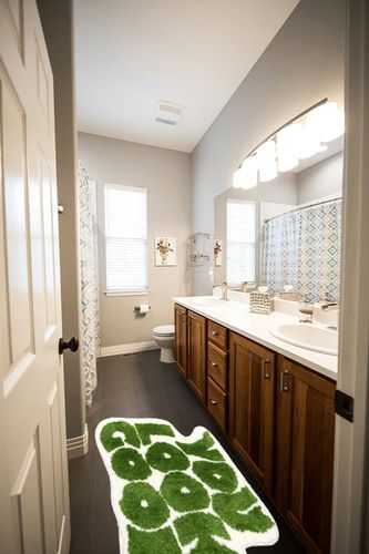 You Look Good Bath Mat Rug Bathroom Rug Aesthetic Apartment Decor Funny Cute Water Absorption Non Slip Carpet Super Soft Microfiber Shower Room (Green Rug, 21 x 25 in) in Wooden and Grey Bathroom