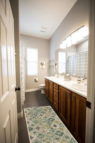 Beeiva Medallion Laundry Room Rug, 2x5 Green Kitchen Runner Rugs Non Skid Washable, Floral Small Bedside Porch Rug Machine Washable Rug for Entryway Bedroom Kitchen Rugs Farmhouse Style in Wooden and Grey Bathroom