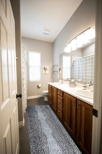 Sam Art Rugs Antelope Wool Rug Beige Gray Contemporary Persian Oriental Woolen Hand Tufted (2.6' x 8' Runner, Snow Cheetah Gray) in Wooden and Grey Bathroom