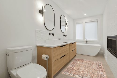 Everwash Callaghan Edith Distressed Vintage Machine Washable Area Rug, Terracotta ... in Scandinavian Neutral bathroom