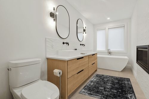 Unique Loom Sofia Collection Area Rug - Casino (4' 1" x 6' 1" Rectangle, Black/ Ivory) in Scandinavian Neutral bathroom