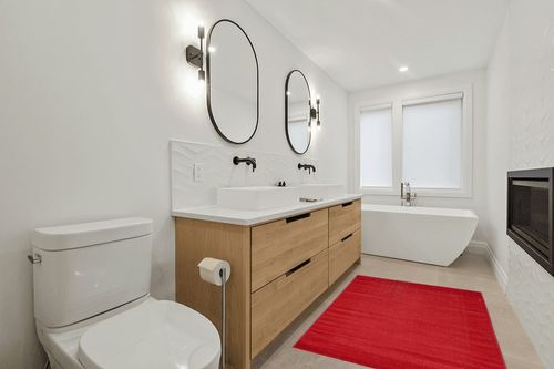 Unique Loom Williamsburg Collection Area Rug - Solid (4' 1" x 6' 1" Rectangle, Burgundy) in Scandinavian Neutral bathroom