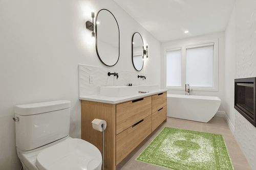 Unique Loom Bromley Collection Area Rug - Midnight (4' 1" x 6' 1" Rectangle, Green/ Ivory) in Scandinavian Neutral bathroom