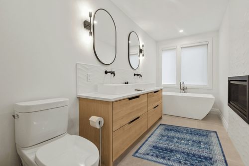 HomeRoots 4' X 6' Navy Blue Power Loom Area Rug in Scandinavian Neutral bathroom