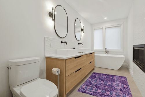 SAFAVIEH Wyndham Collection Accent Rug - 4' x 6', Purple, Handmade Modern Wool, Ideal for High Traffic Areas in Entryway, Living Room, Bedroom (WYD376J) in Scandinavian Neutral bathroom