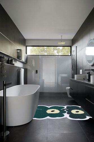 Flower Shape Bath Mats Green Shower Tub Mat Non Slip PVC Loofah Bath Mat Rug for Kitchen 50X80 cm in Black Modern Bathroom