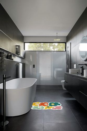 Bath Mat, Colorful Flower Bathroom Rugs Mat with Soft Superfine Fiber, High Absorbent Non Slip Durable Bedroom Mats, Machine Washable Door Mats for Bathtub Shower Living Room 20 x 31inch (50x80cm) in Black Modern Bathroom