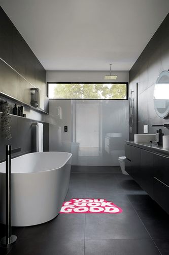 DyeFury ???????????????????? ????????" ????????????" You Look Good Bath Mat Hot Pink,Cute Bathroom Rugs for Girls Fun Funny Funky Cool Rug Bedroom Pink Preppy Bathroom Decor Hello Beautiful Gorgeous Bath Rugs for Women in Black Modern Bathroom
