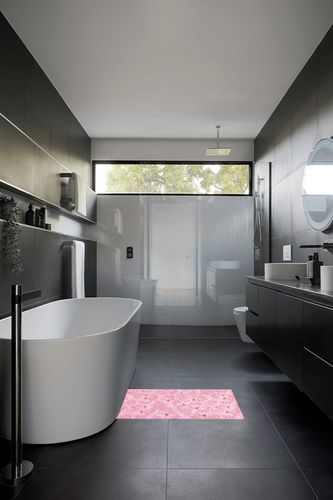 Pink Roses Bathroom Rugs Fluffy Absorbent Bath Mat Machine Washable Soft Microfiber Shaggy Kitchen Mat Non Slip Carpet Runner for Doorway Porch Kitchen Bathroom Farmhouse in Black Modern Bathroom