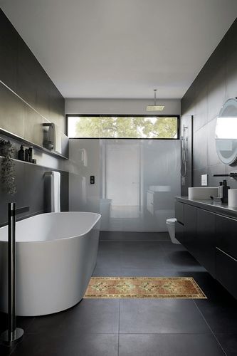 Loloi Magnolia Home by Joanna Gaines x Sinclair Clay/Tobacco 2'-0" x 5'-0" Accent Rug in Black Modern Bathroom