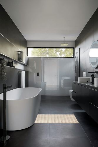 Loloi Chris Loves Julia x Polly Cream/Sand 2'-3" x 3'-9" Accent Rug in Black Modern Bathroom