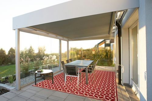 SAFAVIEH Linden Collection 8' x 10' Red/Cream LND127Q Geometric Indoor/ Outdoor Non-Shedding Easy scrubbing Patio Backyard Porch Deck Mudroom Area-Rug in Silver and Grey Outdoor Patio
